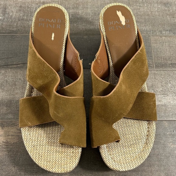 Donald J Pliner Leather Wedge Sandals - Picture 1 of 9